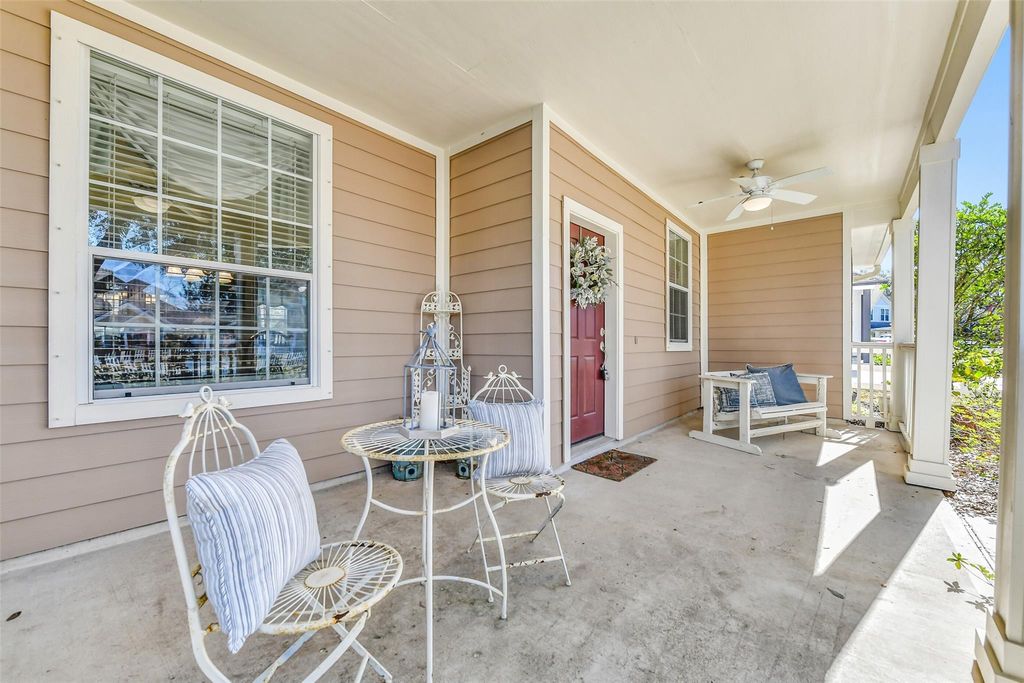 Photo of 121 Borondo Reach, La Marque, TX 77568 (MLS # 95621286)