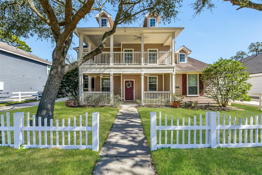 Photo of 121 Borondo Reach, La Marque, TX 77568 (MLS # 95621286)