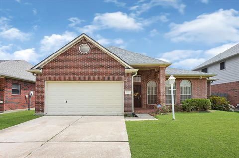 Photo of 3147 W Hampton Drive, Houston, TX 77082 (MLS # 87706645)