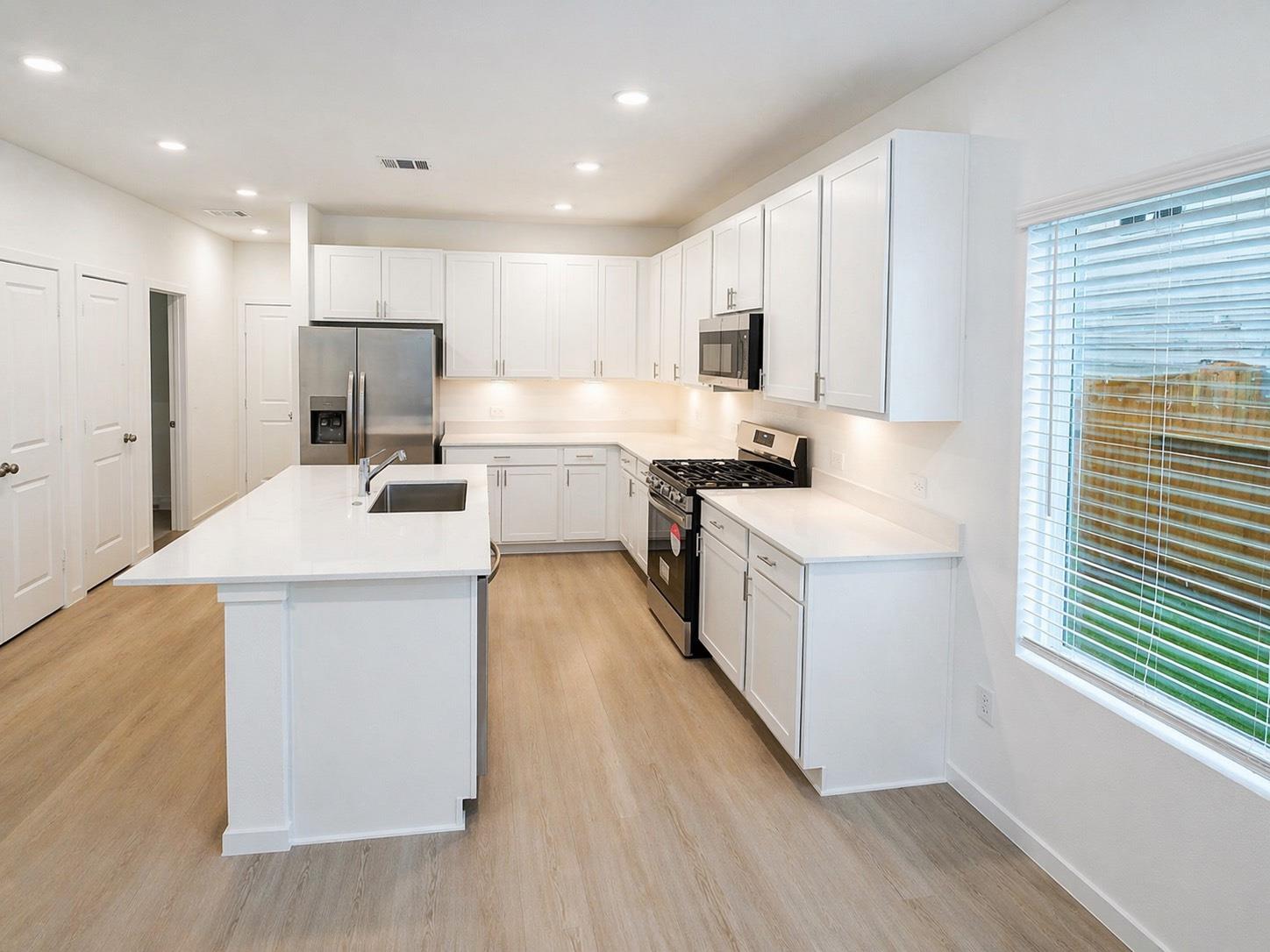 2211 Salinas Dr