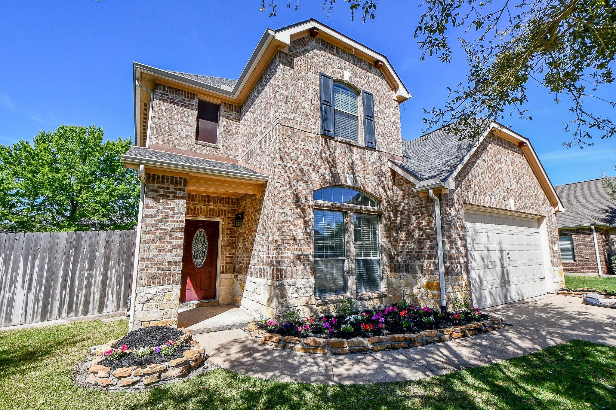 818 Harbor Lakes Lane