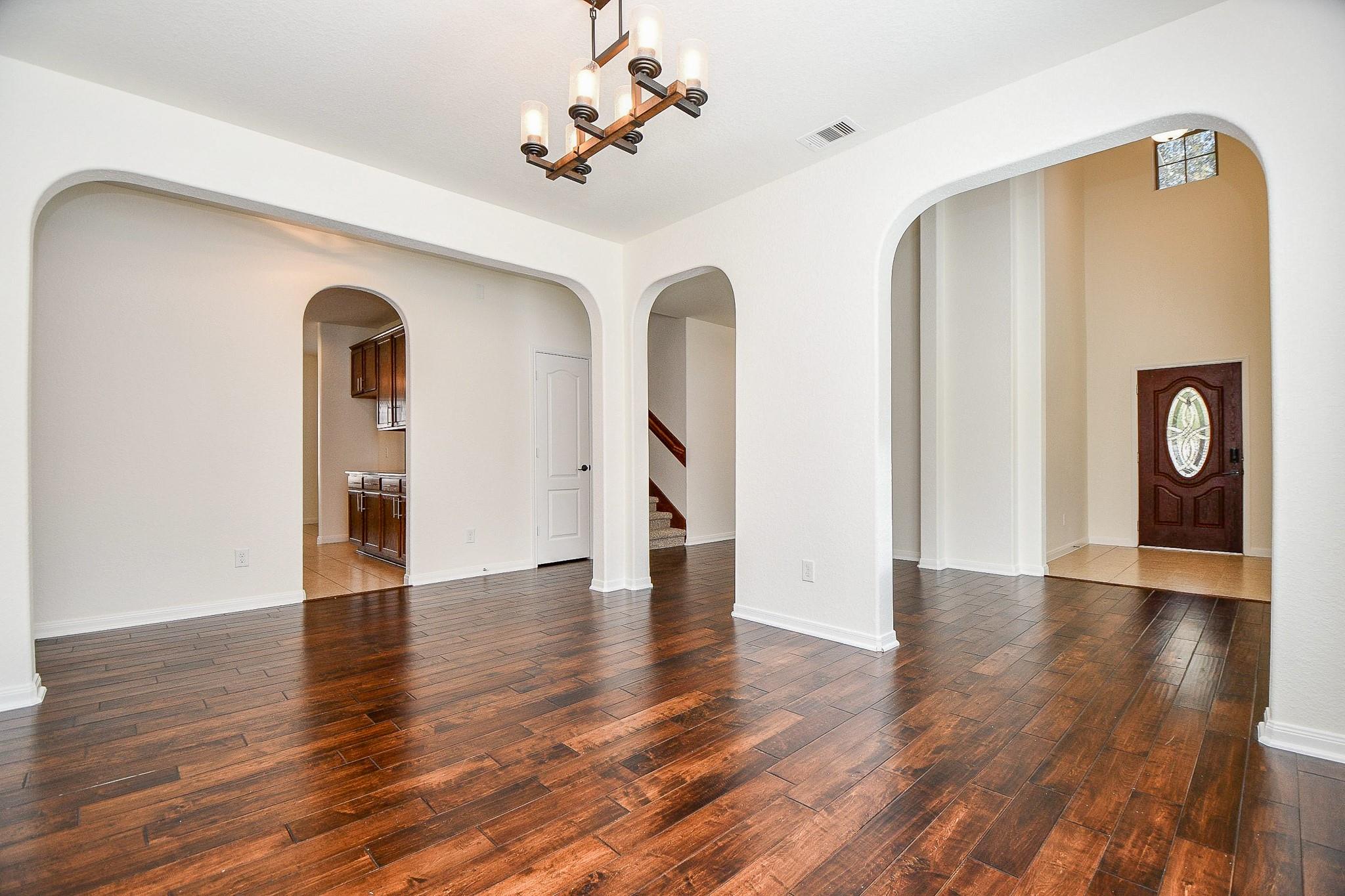 818 Harbor Lakes Lane