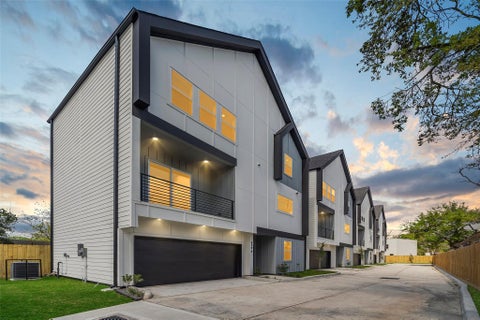 Photo of 870 W Little York Road #B, Houston, TX 77091 (MLS # 48618578)