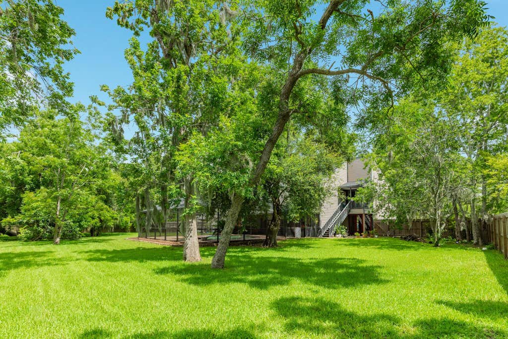 Photo of 121 Catalpa Street, Lake Jackson, TX 77566 (MLS # 63619326)