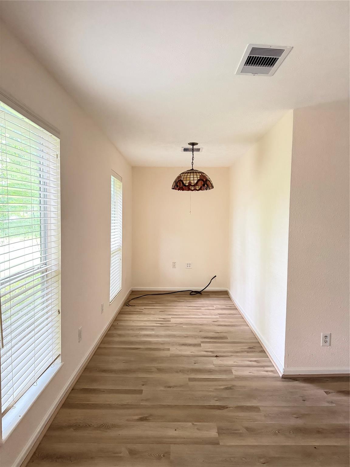 15212 Cedar Circle