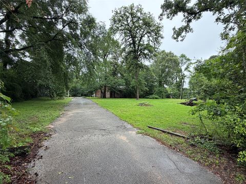 Photo of 15212 Cedar Circle, Conroe, TX 77302 (MLS # 3466745)