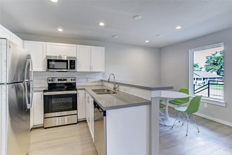 Photo of 645 E 11th 1/2 Street #2, Houston, TX 77008 (MLS # 43847131)