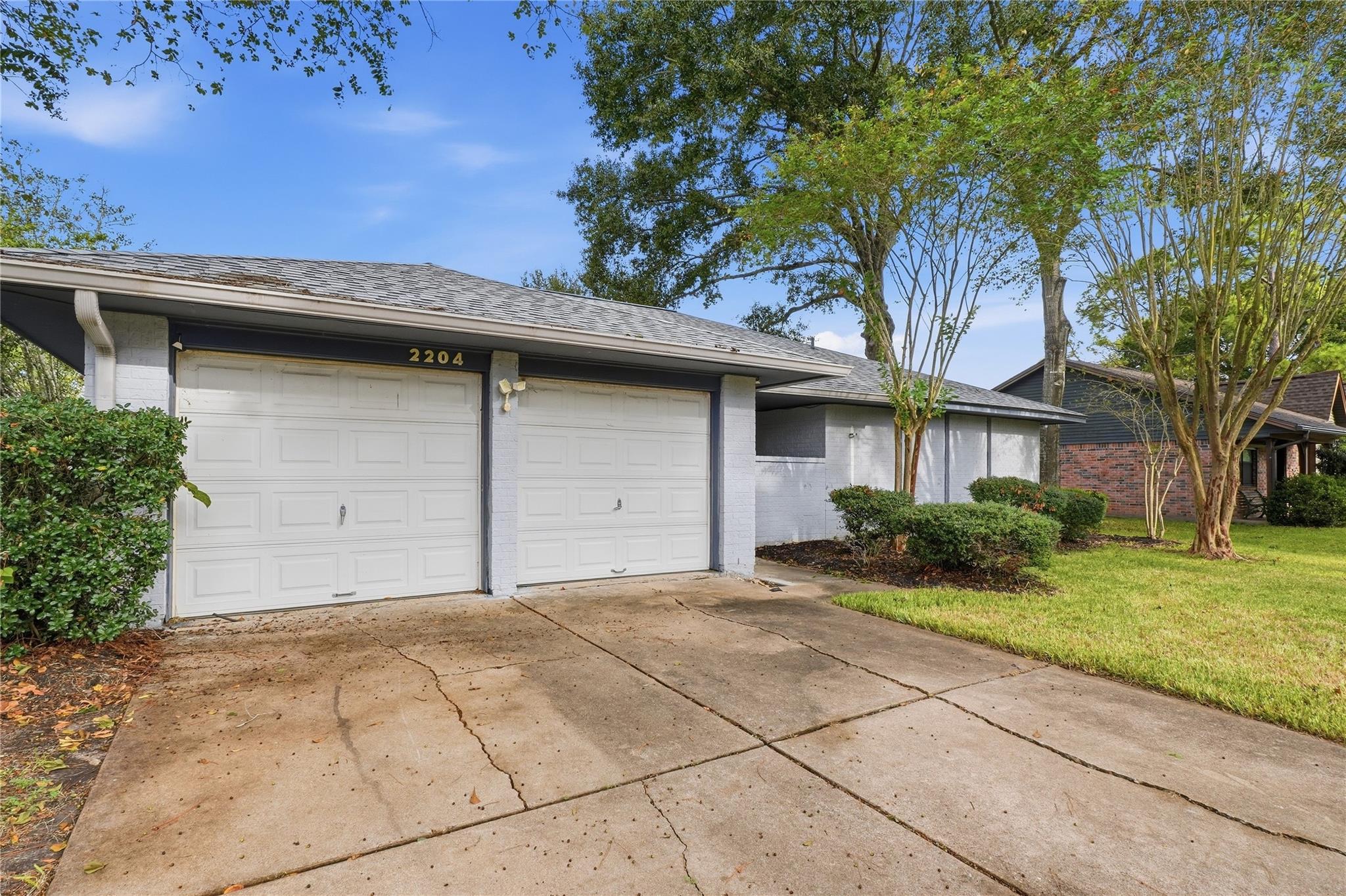 2204 Mimosa Court