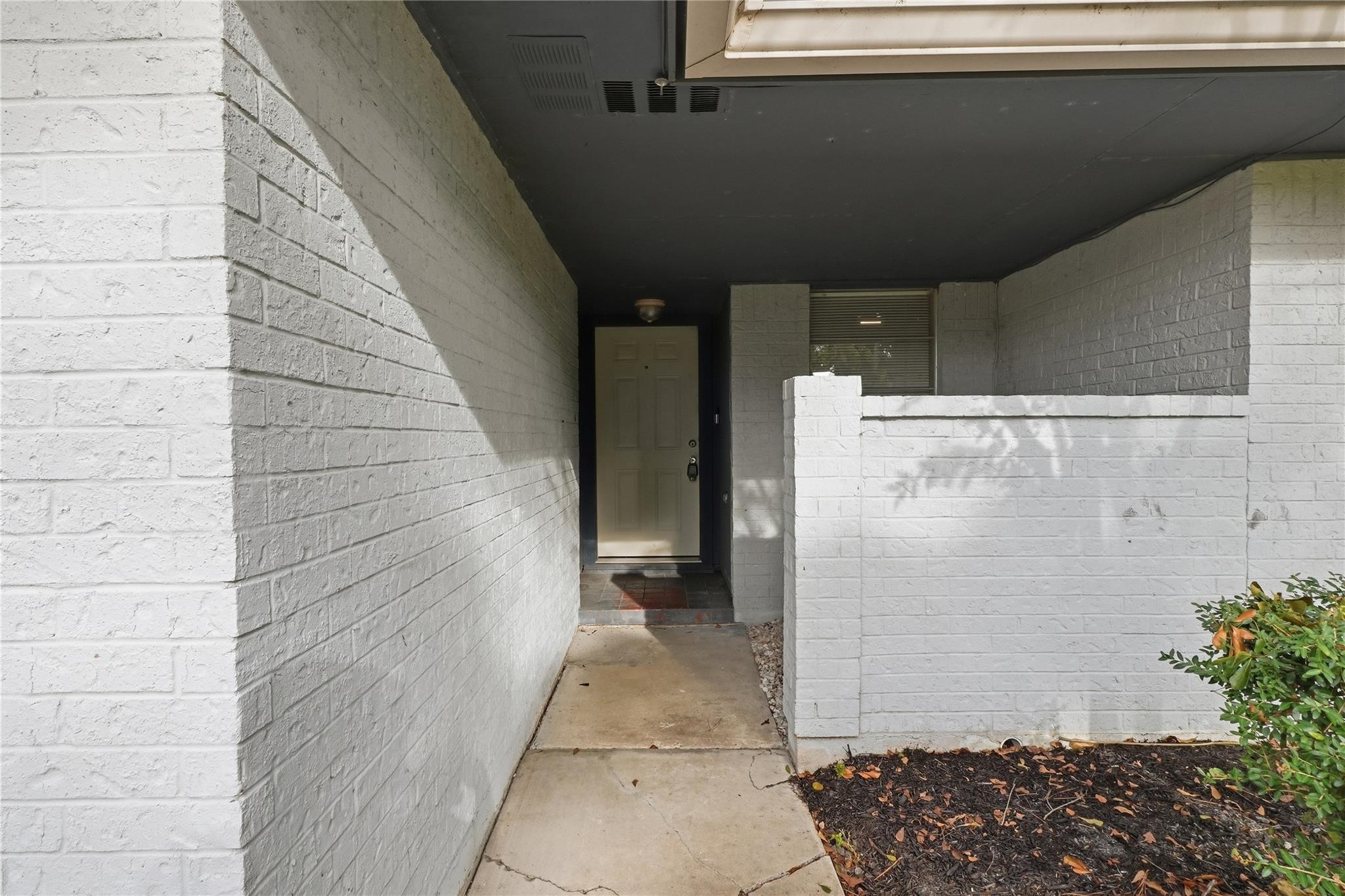 2204 Mimosa Court