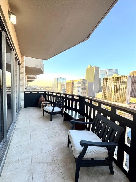 Photo of 2016 Main Street #1809, Houston, TX 77002 (MLS # 98783129)