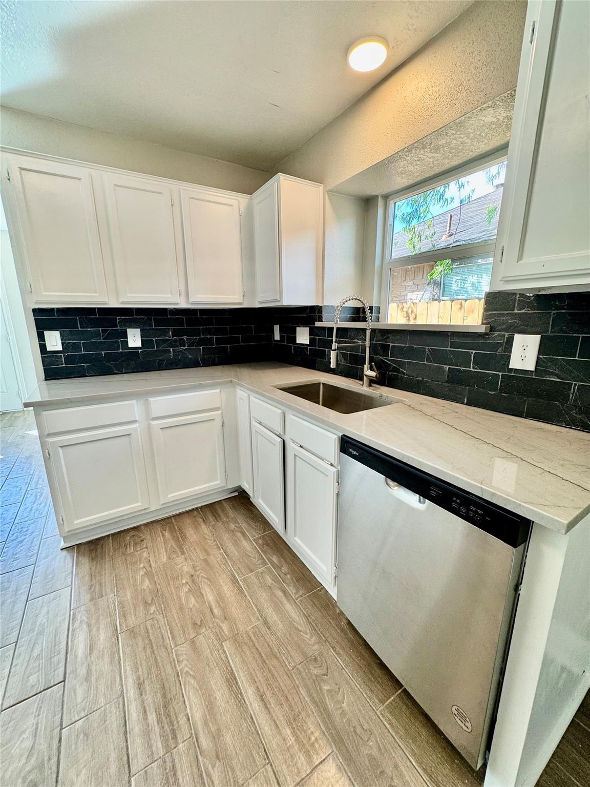 6807 Quail Lake