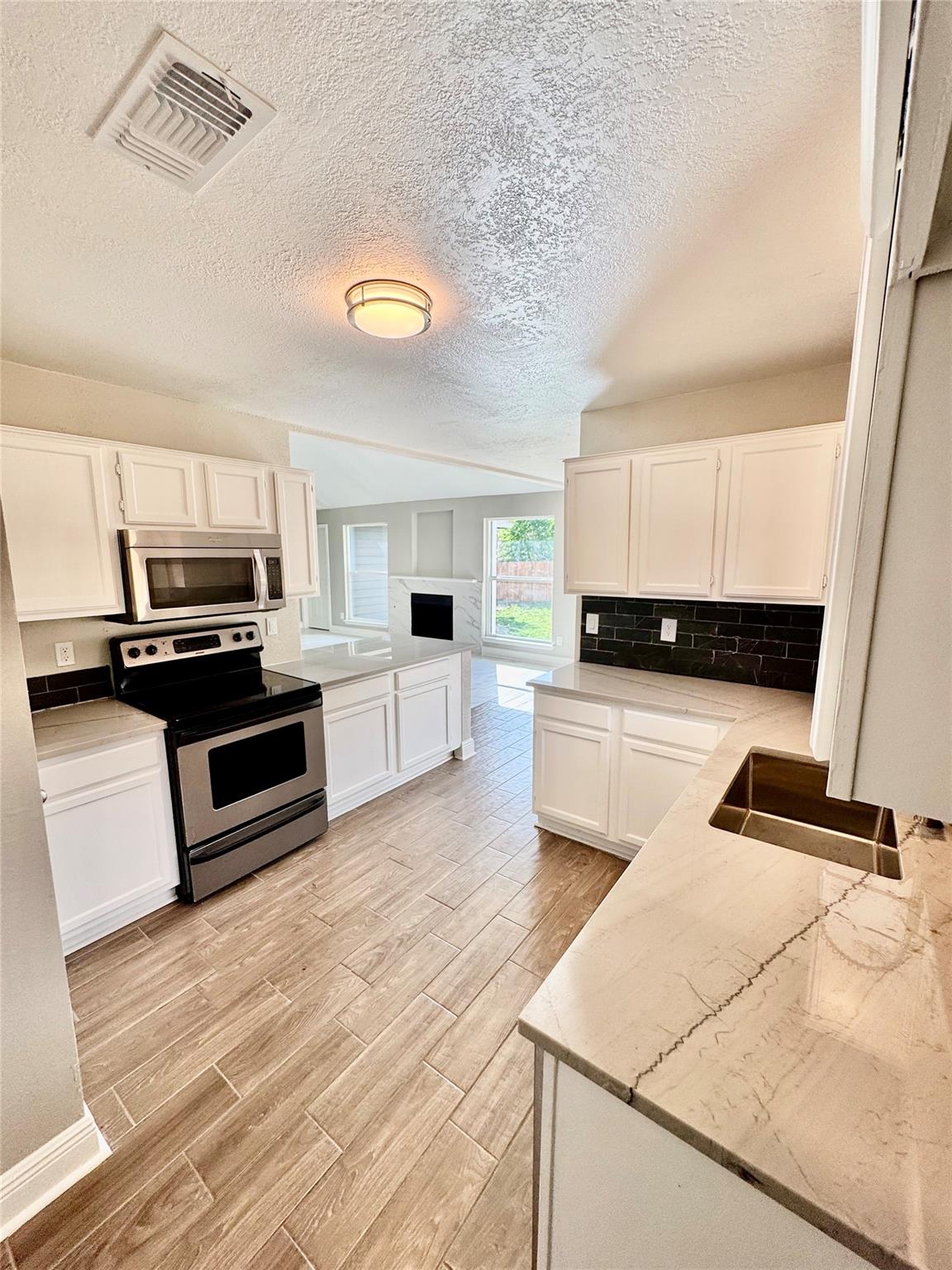 6807 Quail Lake
