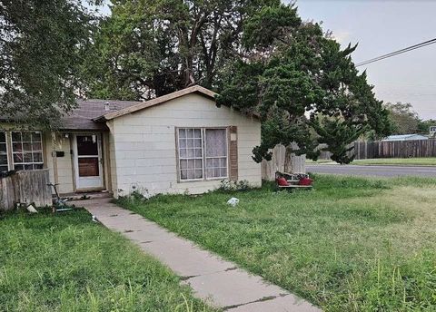 Homes For Sale - 3802 32nd Street<br/> Lubbock County, Lubbock, TX 79410