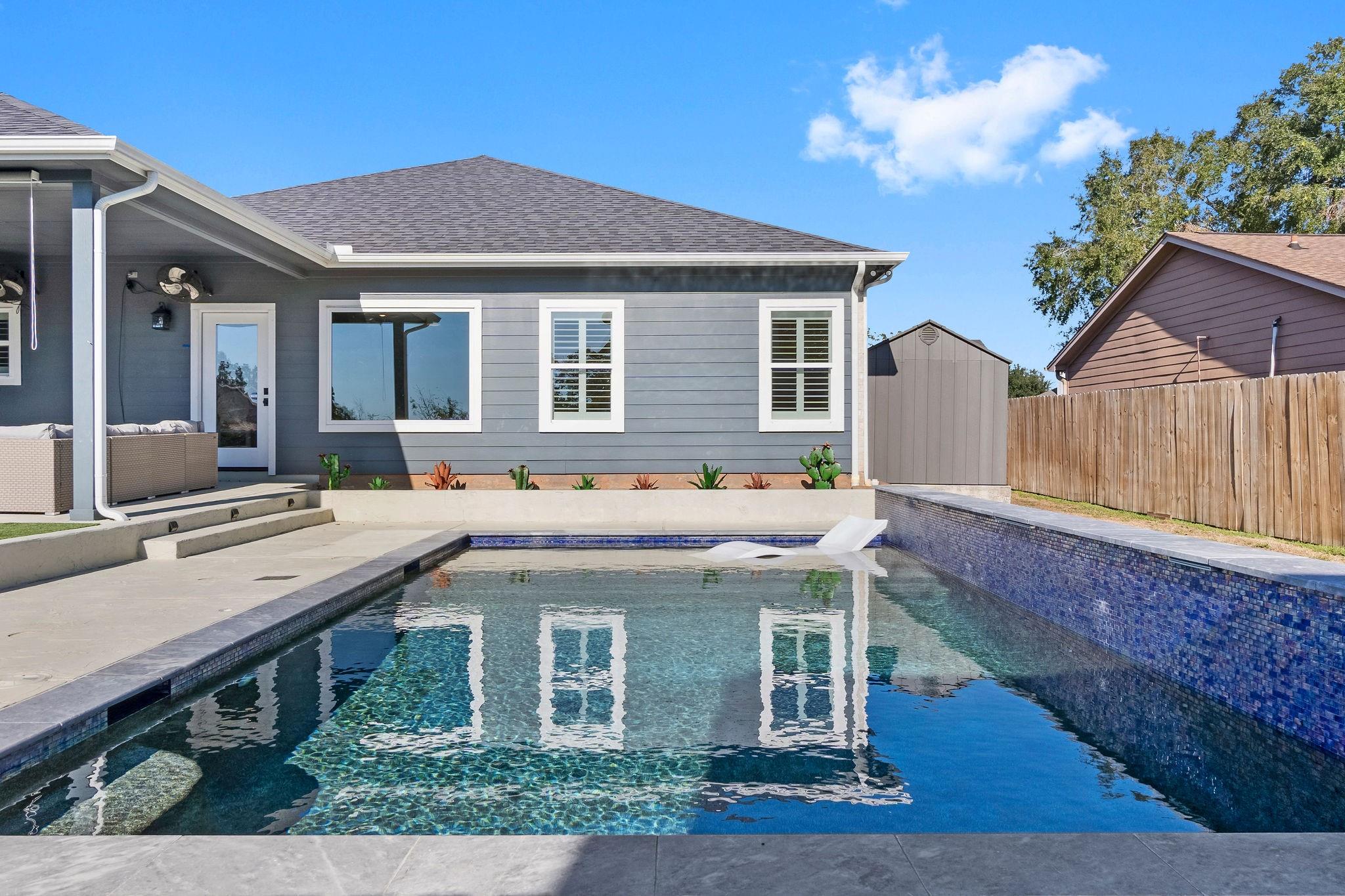 10819 Scenic Drive