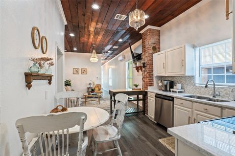 Tiny photo for 2912 Avenue N 1/2, Galveston, TX 77550 (MLS # 23728876)