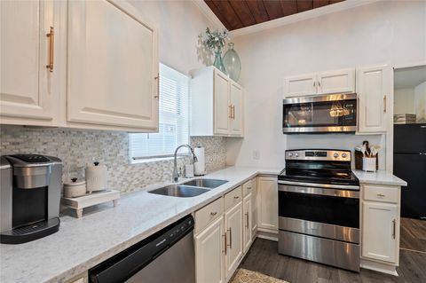 Tiny photo for 2912 Avenue N 1/2, Galveston, TX 77550 (MLS # 23728876)