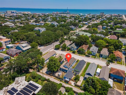 Tiny photo for 2912 Avenue N 1/2, Galveston, TX 77550 (MLS # 23728876)