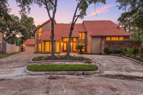 Photo of 13806 Wilde Forest Court, Sugar Land, TX 77498 (MLS # 26738326)
