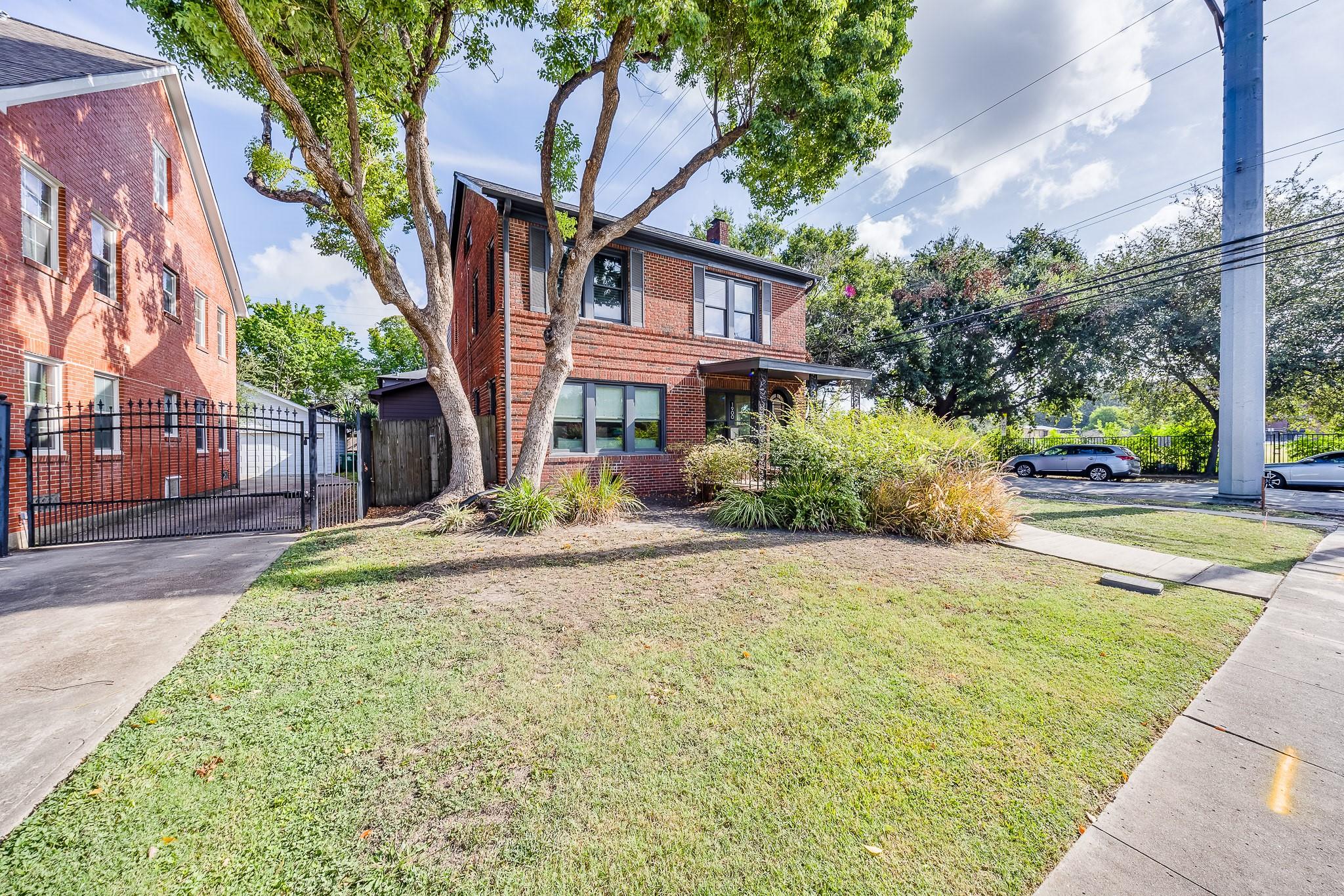 1900 Hawthorne Street