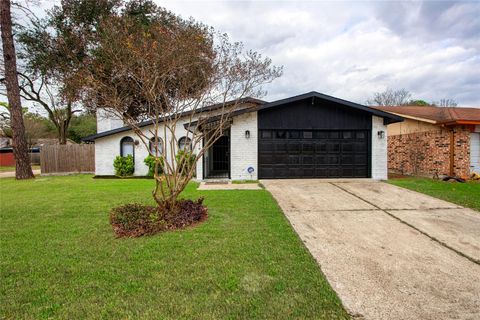 Photo of 5510 Hickory Forest Drive, Houston, TX 77088 (MLS # 66416225)