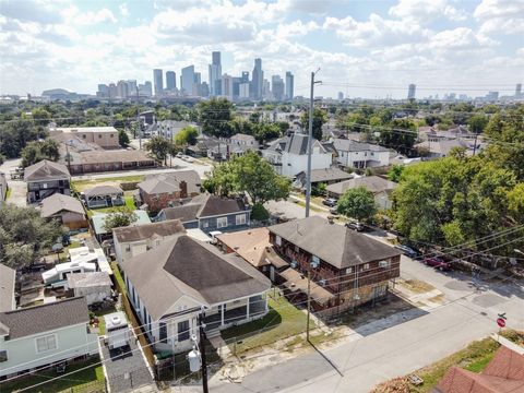 1414 Campbell Street Houston TX 77009