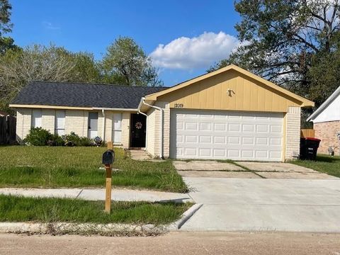 Photo of 12235 Kings Chase Drive, Houston, TX 77044 (MLS # 82400741)
