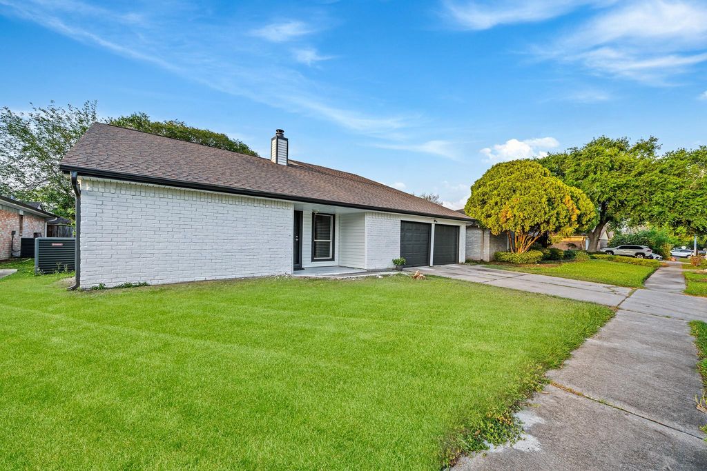 Photo of 13118 Birch Grove Drive, Houston, TX 77099 (MLS # 24074685)