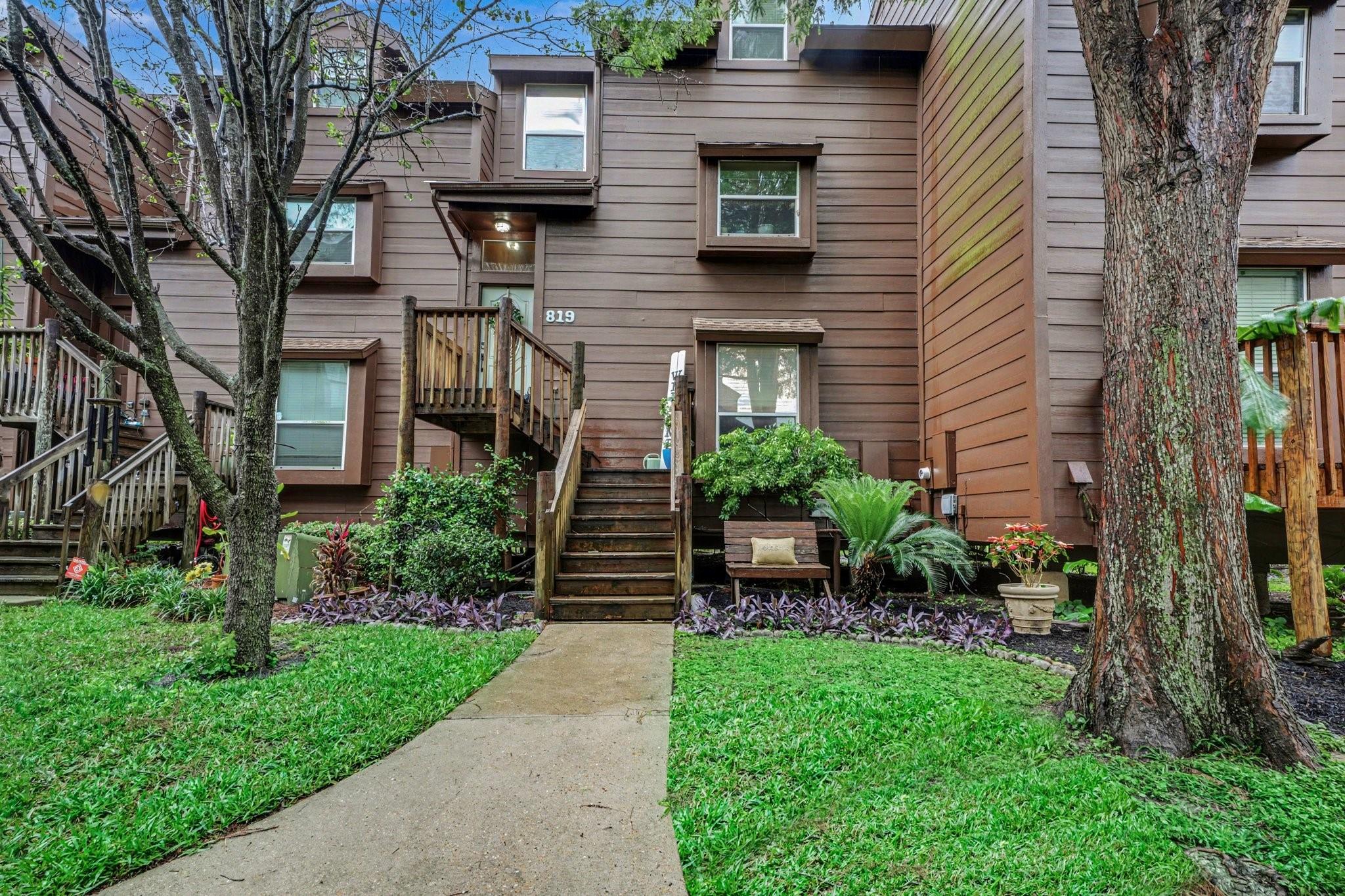 819 Davis Road