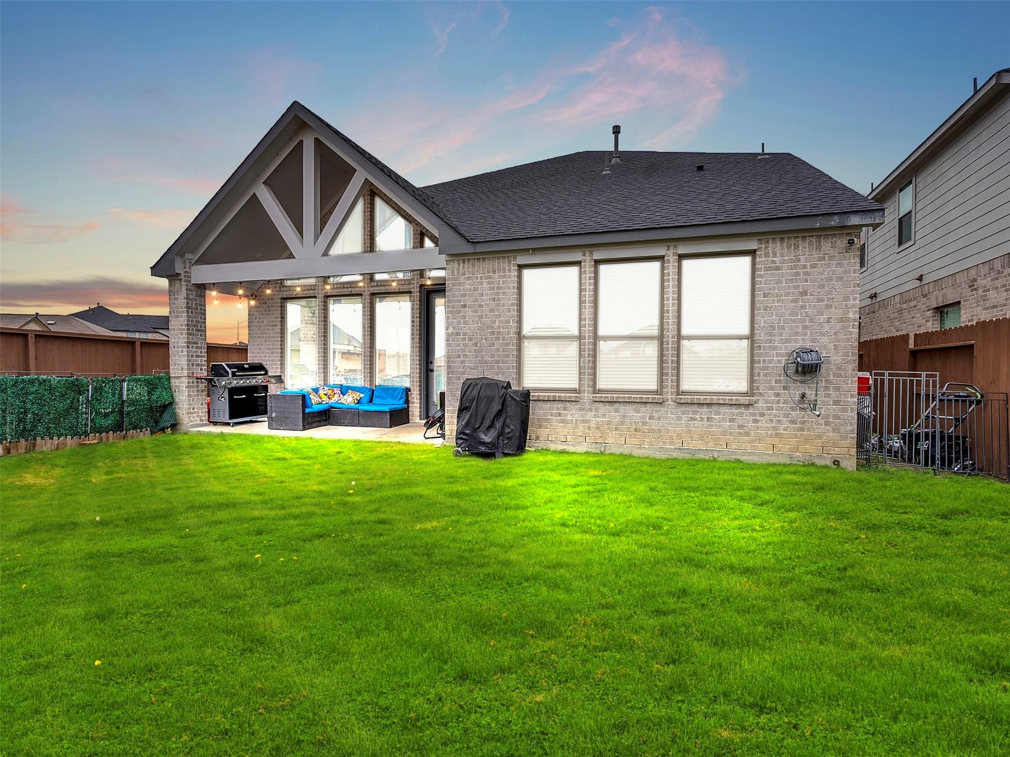 211 Vista Knoll Court