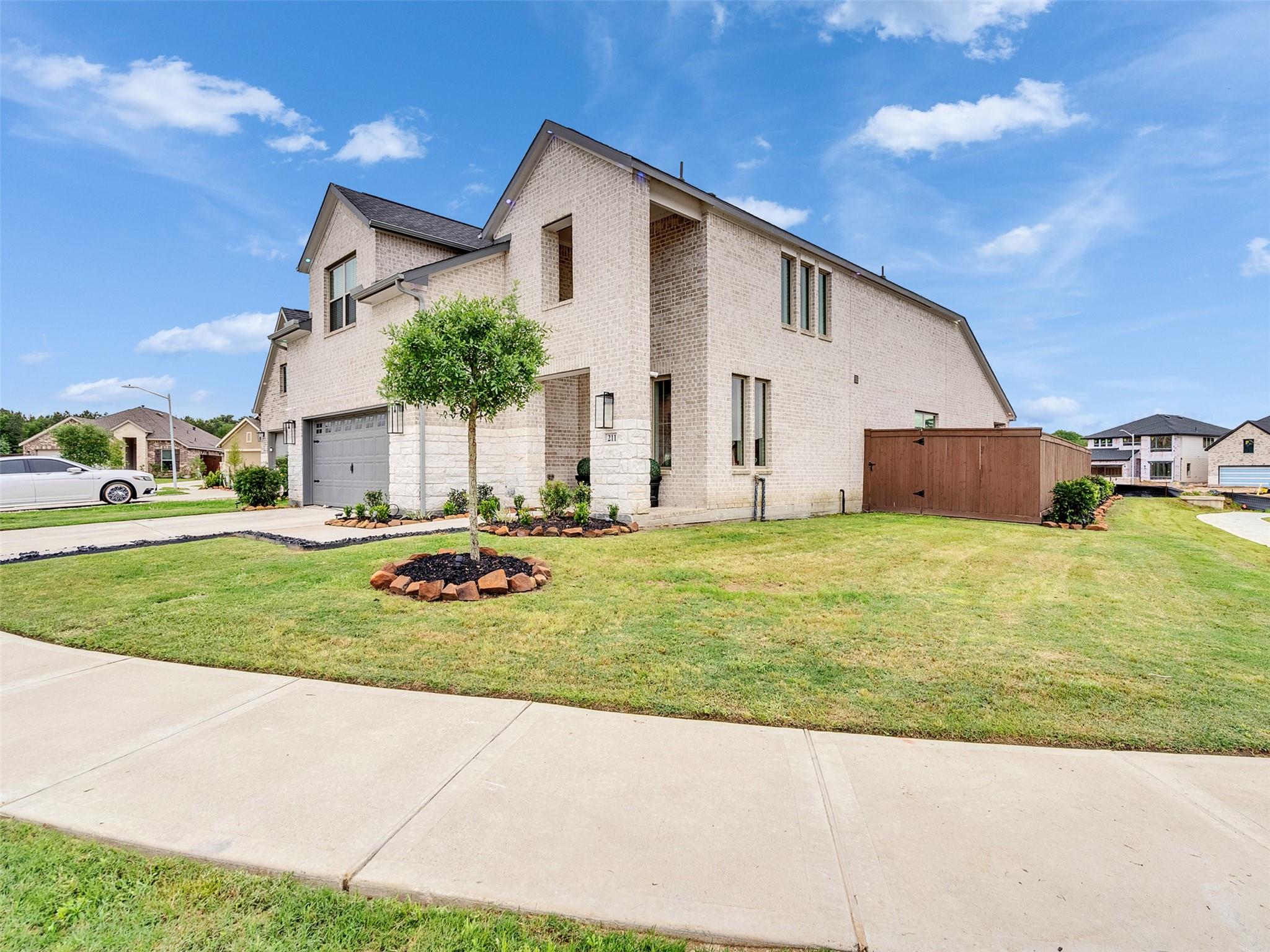 211 Vista Knoll Court