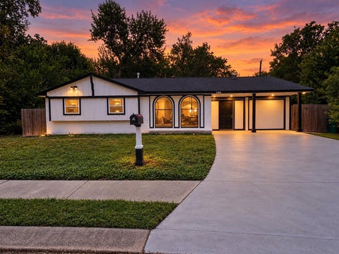 Photo of 11306 Sandhurst Drive, Houston, TX 77048 (MLS # 67104276)