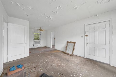 Tiny photo for 4722 Edmund Street, Houston, TX 77020 (MLS # 73021470)