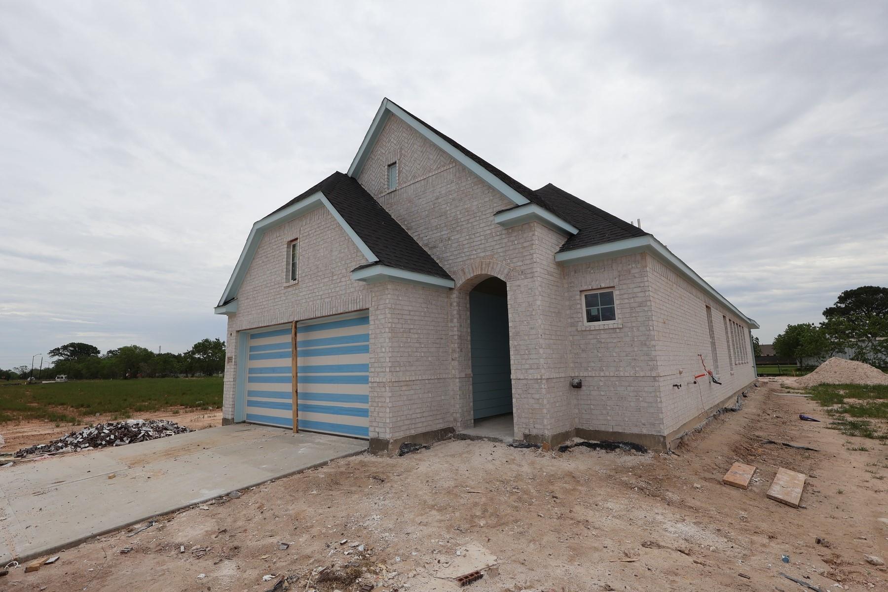 27231 Scarlet Paint Brush Drive