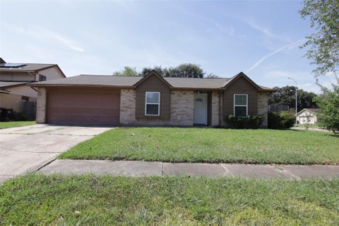 Photo of 10402 Long River Drive, Sugar Land, TX 77498 (MLS # 30817877)