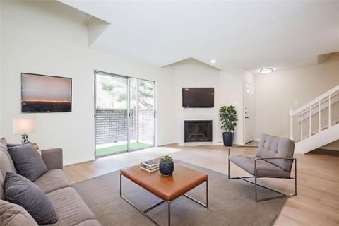 Townhouse For Sale - 3100 Jeanetta Street #1404<br/> Houston, TX 77063