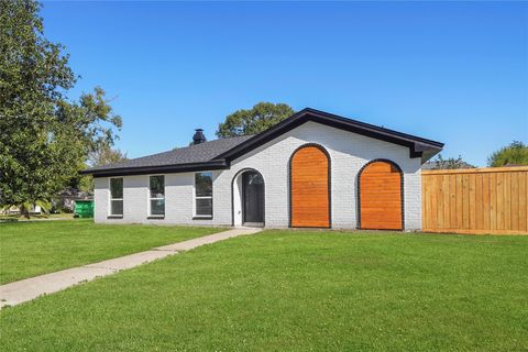 Photo of 23242 Canyon Lake Drive, Spring, TX 77373 (MLS # 37724342)