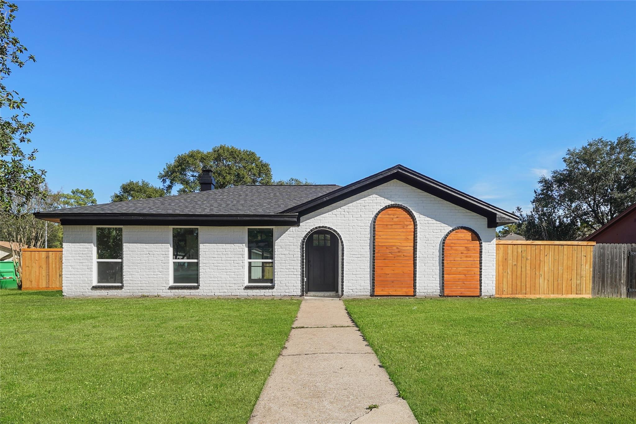 23242 Canyon Lake Drive