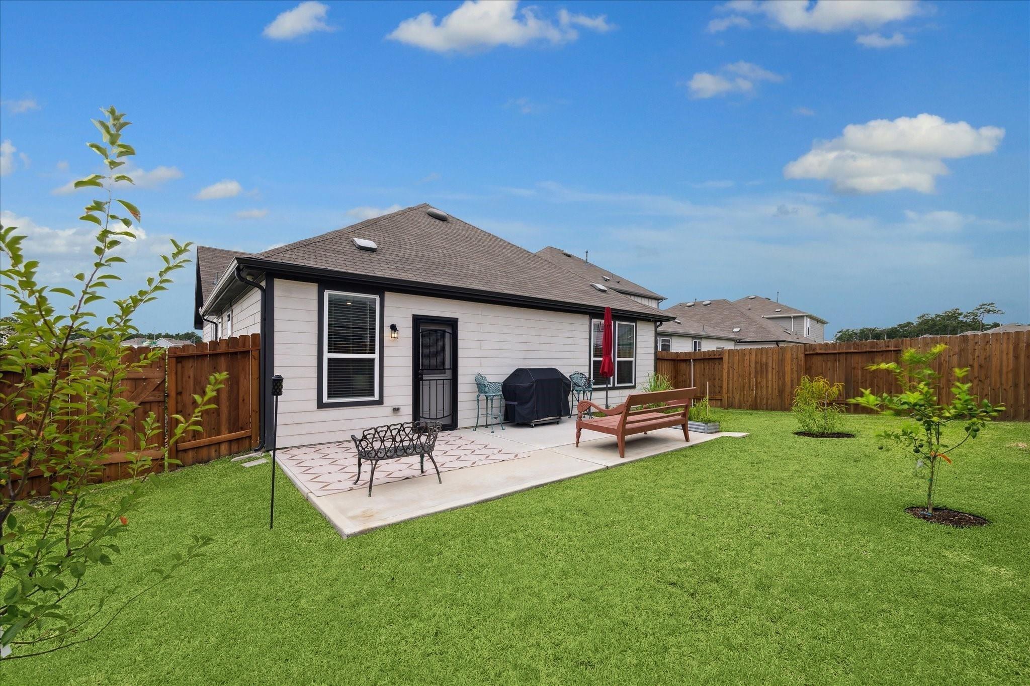 23502 Glenbuck Street