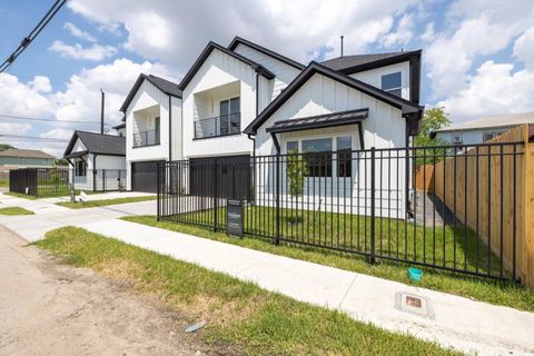 Photo of 1818 West Street, Houston, TX 77026 (MLS # 80869726)