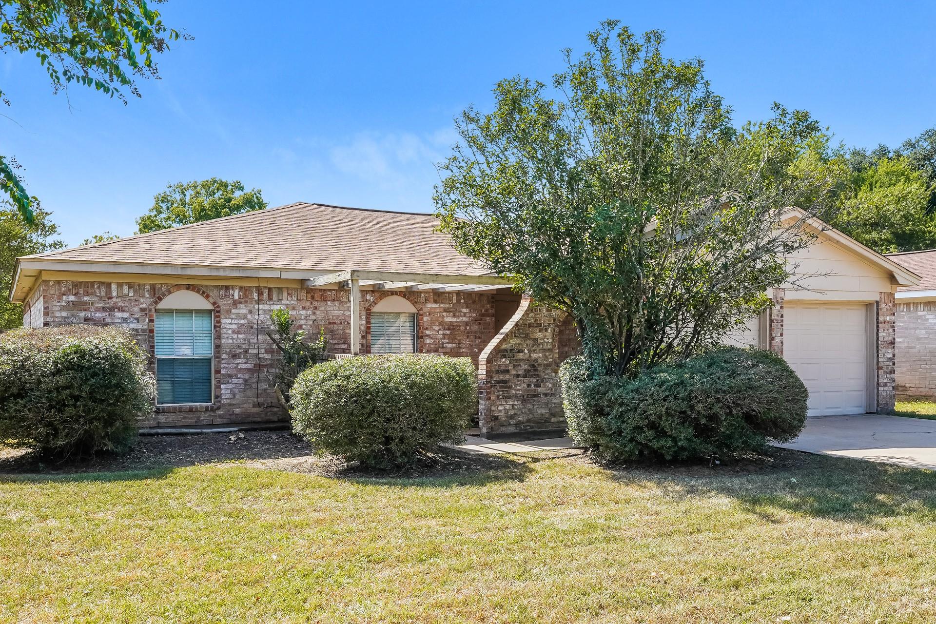 2515 Village Circle Drive