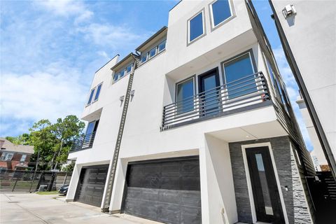 Photo of 1805 Blodgett Street, Houston, TX 77004 (MLS # 54572031) Photo of 1805 Blodgett Street, Houston, TX 77004 (MLS # 54572031)