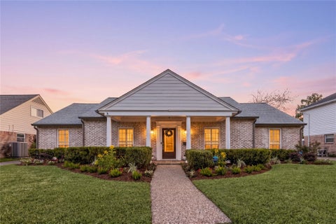 Photo of 14426 Chadbourne Drive, Houston, TX 77079 (MLS # 61322301)