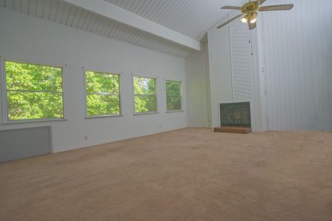 Townhouse For Sale - 30 Lakeway Street<br/> Conroe, TX 77304