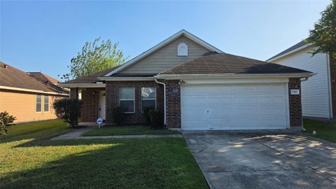 Photo of 13142 Terrace Run Lane, Houston, TX 77044 (MLS # 40072408)