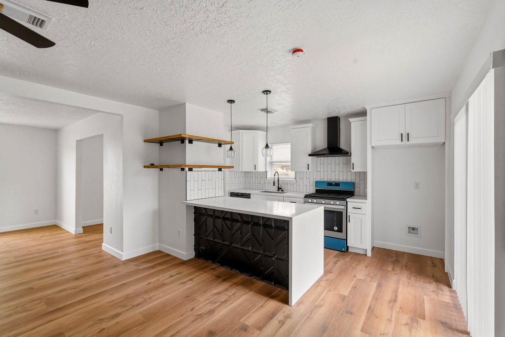 Photo of 10911 Murr Way, Houston, TX 77048 (MLS # 59356049)