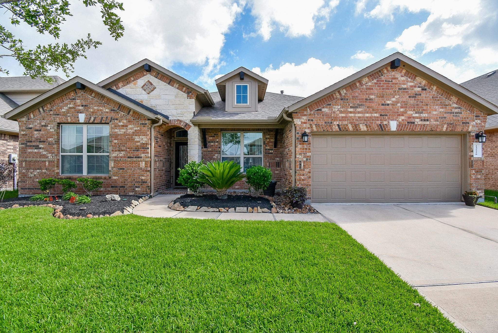 23526 Verona River Drive
