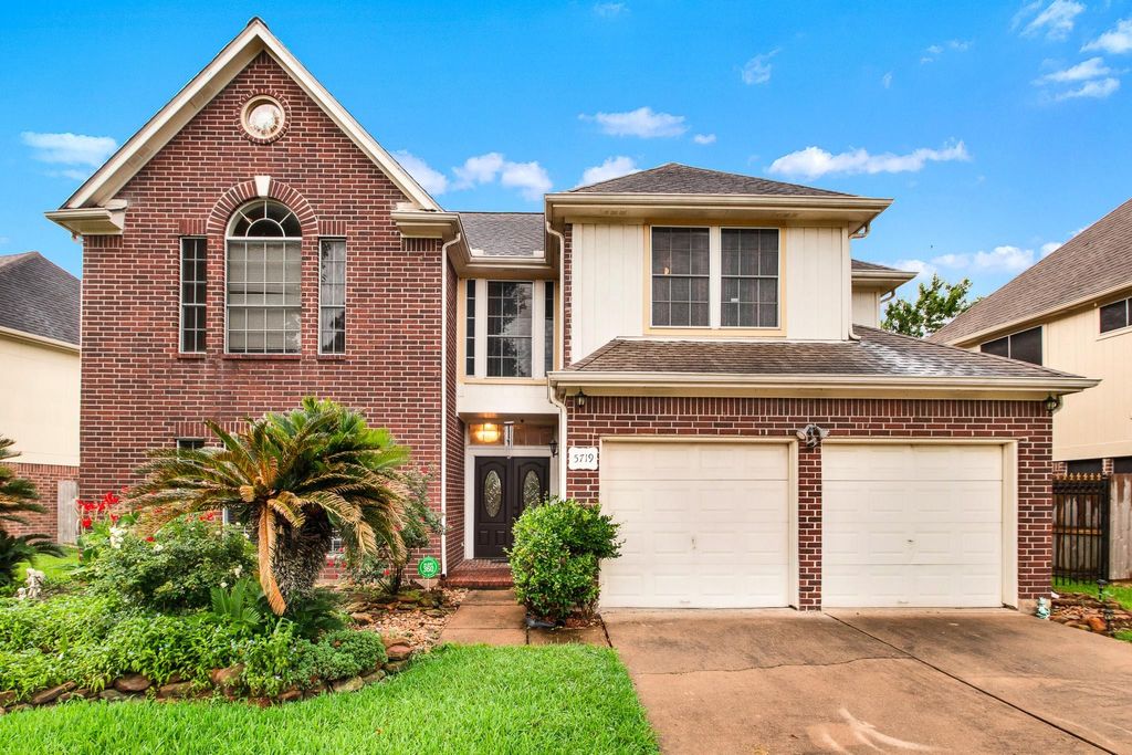 Photo of 5719 W Vistaglen Loop, Houston, TX 77084 (MLS # 47838151)