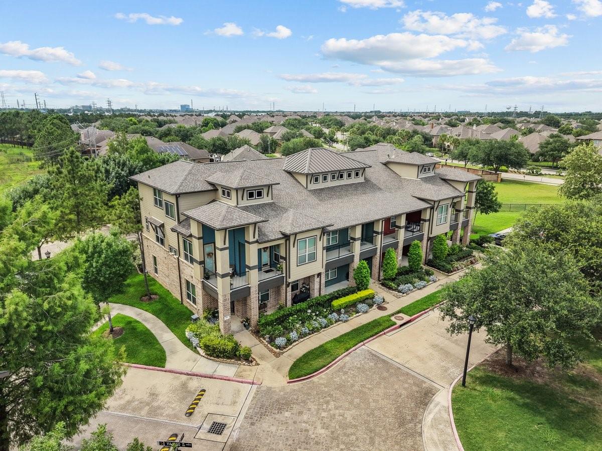 416 Via Regatta Drive