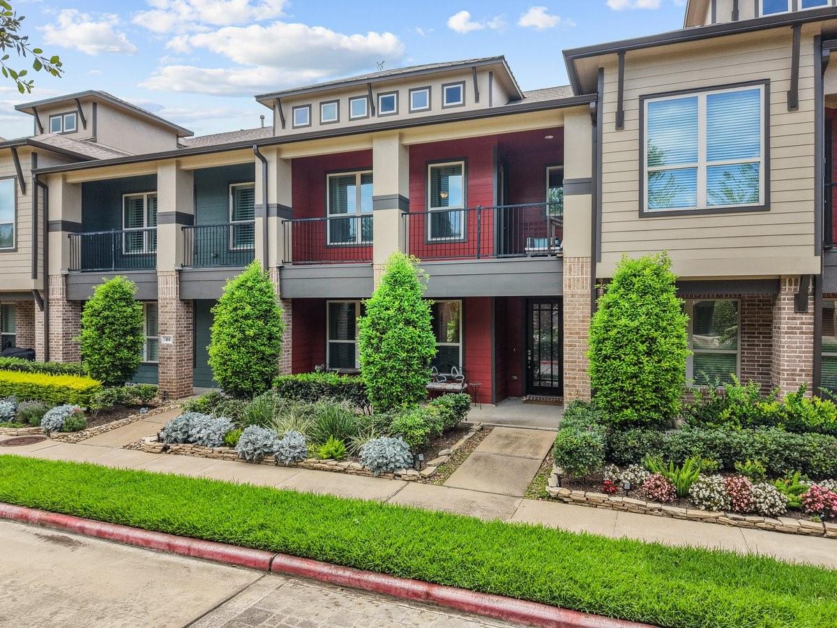 416 Via Regatta Drive