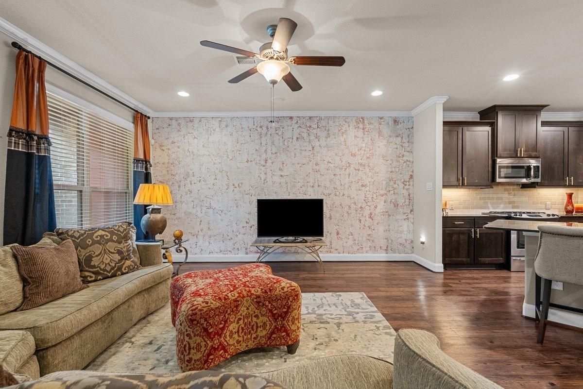 416 Via Regatta Drive